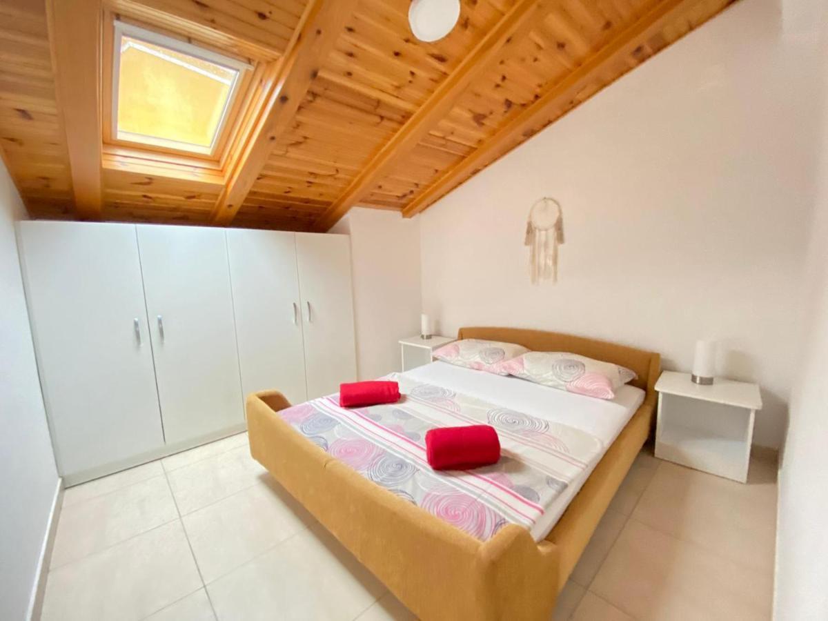 Apartmani Amra Novi Vinodolski Exterior photo