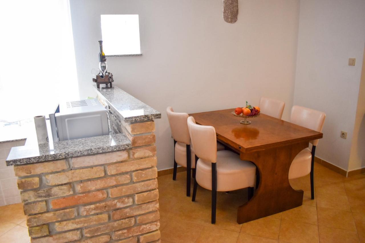 Apartmani Amra Novi Vinodolski Exterior photo