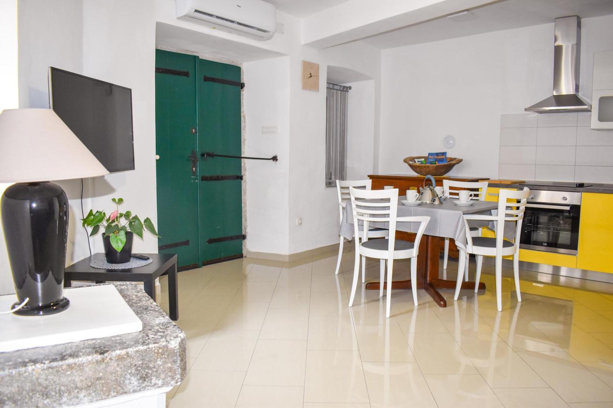 Apartmani Amra Novi Vinodolski Exterior photo