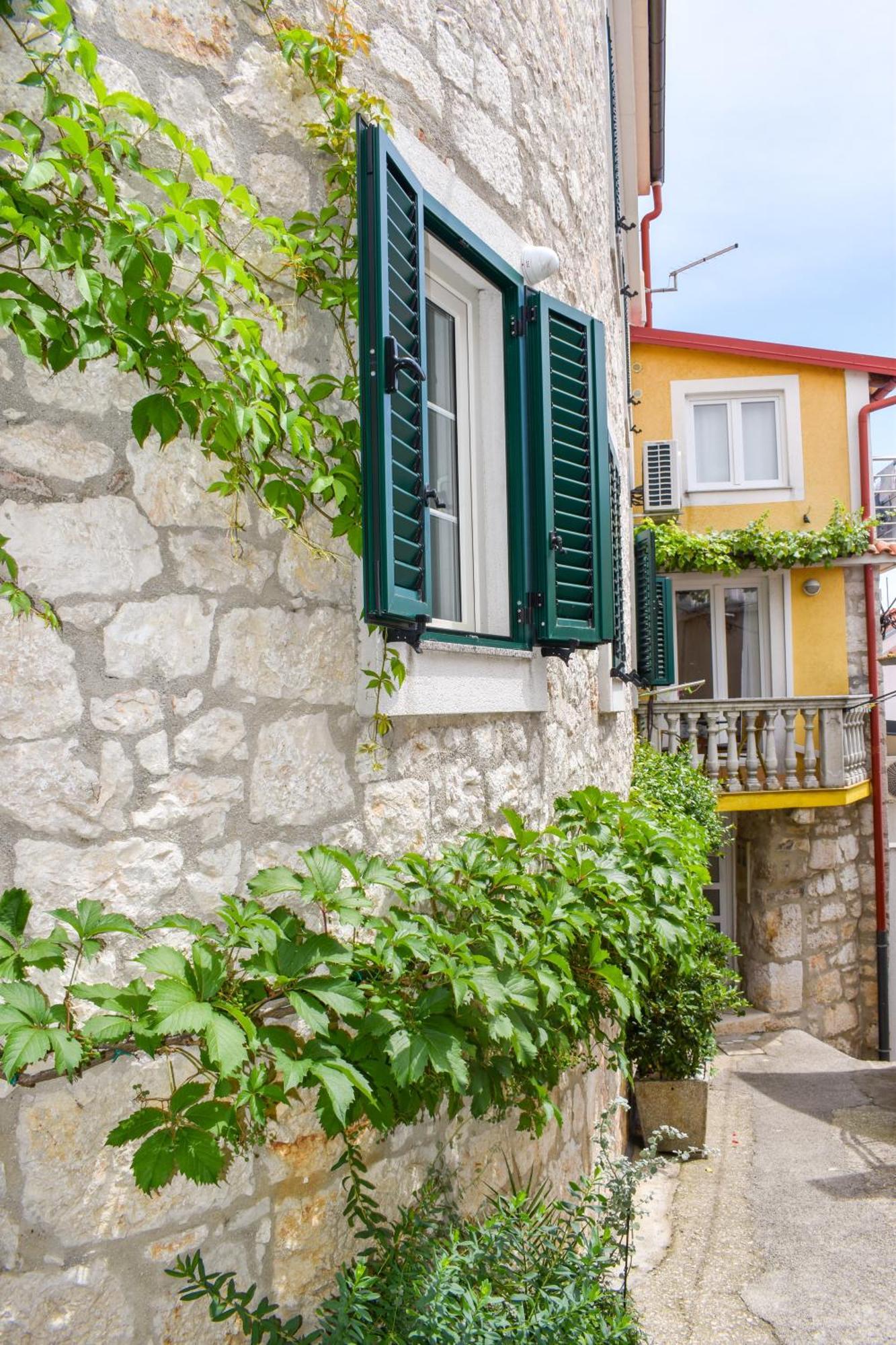 Apartmani Amra Novi Vinodolski Exterior photo